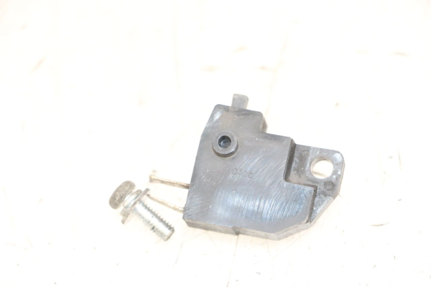 photo de RIGHT STOP LIGHT SWITCH PEUGEOT SATELIS 125 (2013 - 2018) - Zoom on usage condition