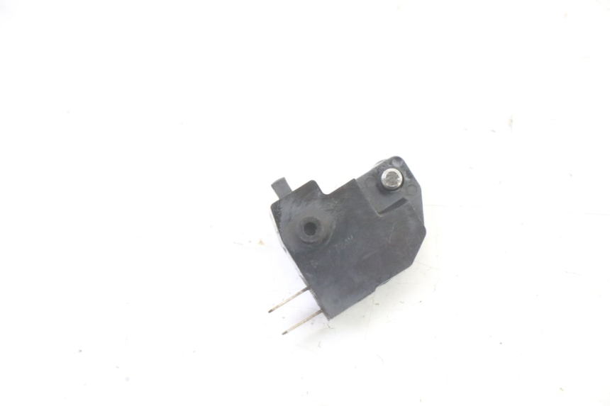 photo de RIGHT STOP LIGHT SWITCH PEUGEOT SATELIS 125 (2013 - 2018) - Zoom on usage condition