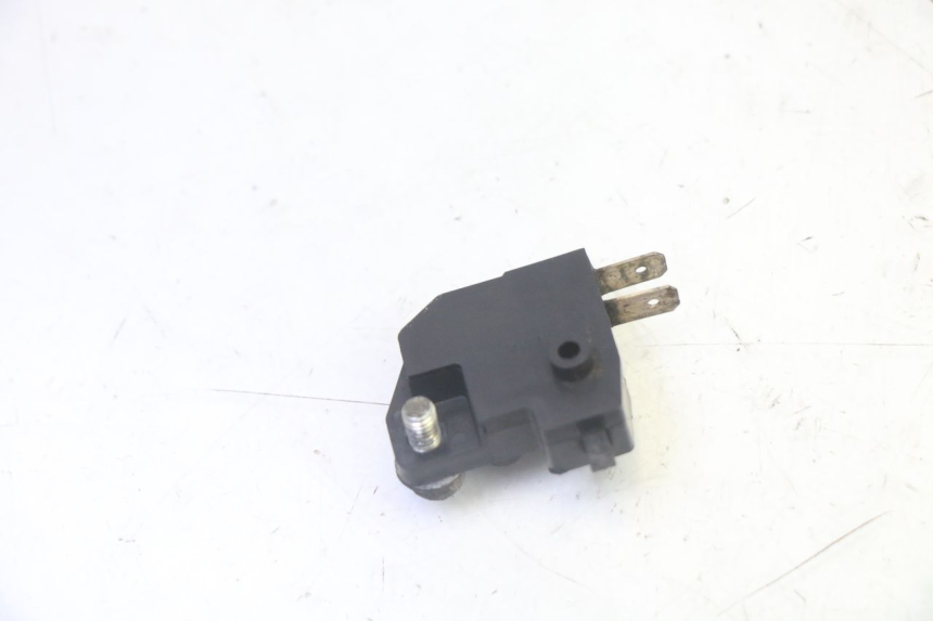 photo de RIGHT BRAKE LIGHT SWITCH PEUGEOT SATELIS 125 (2010 - 2012) - Alternative perspective