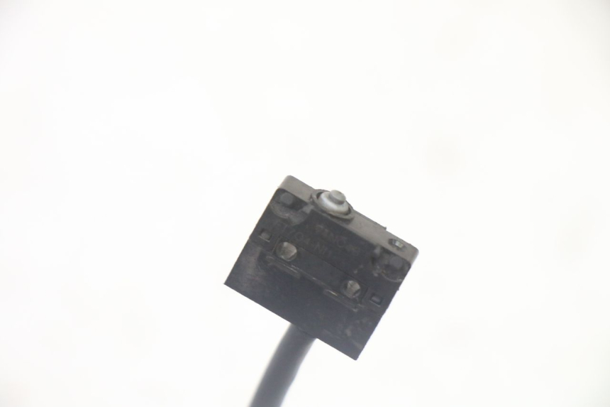 photo de RIGHT STOP LIGHT SWITCH PEUGEOT SATELIS 125 (2006 - 2009) - Zoom on usage condition