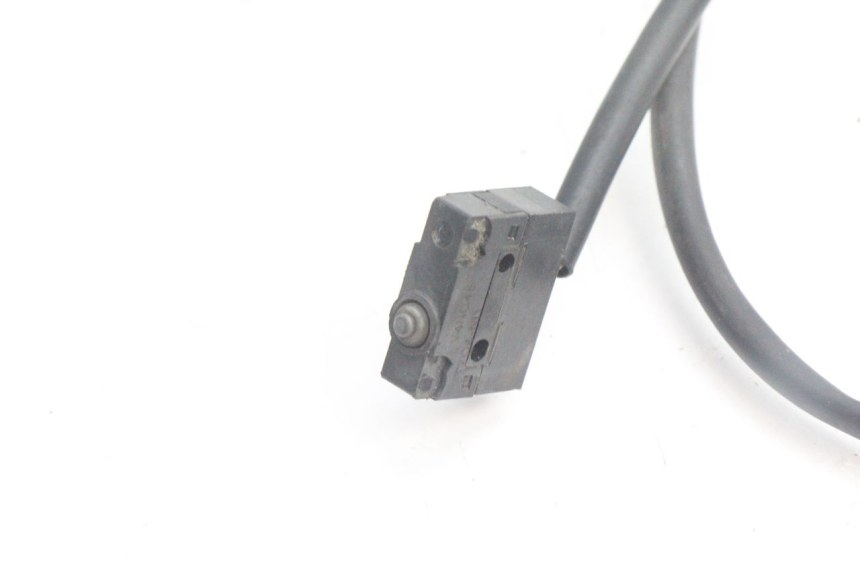 photo de RIGHT STOP LIGHT SWITCH PEUGEOT SATELIS 125 (2006 - 2009) - Zoom on usage condition