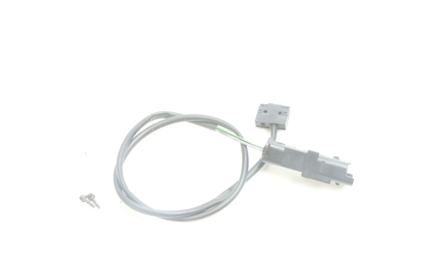photo de RIGHT STOP LIGHT SWITCH PEUGEOT SATELIS 125 (2006 - 2009) - Alternative perspective