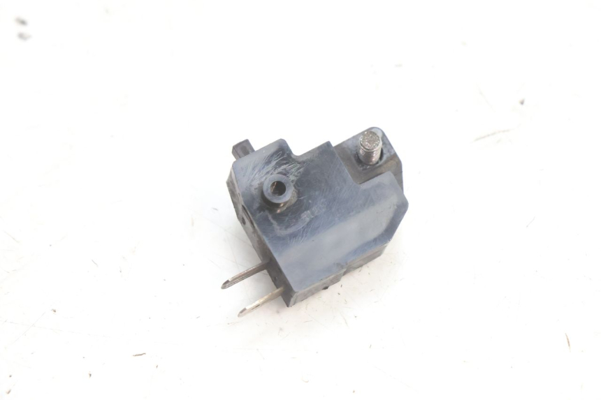 photo de RIGHT STOP LIGHT SWITCH PEUGEOT SATELIS 125 (2006 - 2009) - Zoom on usage condition