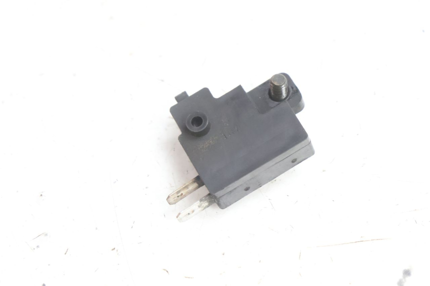 photo de RIGHT STOP LIGHT SWITCH HONDA SH 125 (2001 - 2003) - Zoom on usage condition