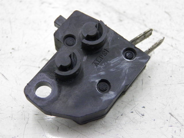 photo de RIGHT STOP LIGHT SWITCH SUZUKI BURGMAN EXECUTIVE 650 (2008 - 2010) - Component detail