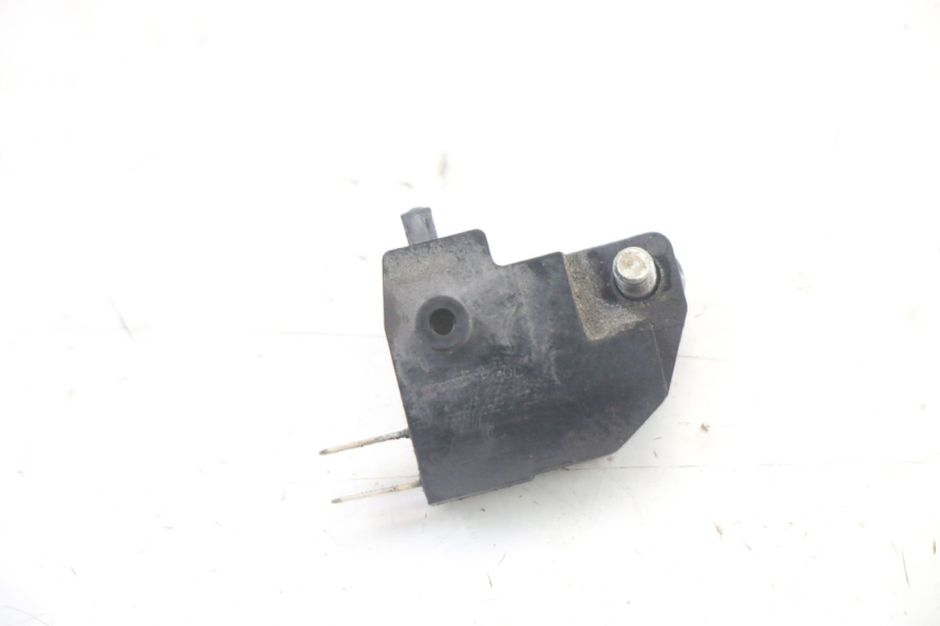 photo de RIGHT STOP LIGHT SWITCH SUZUKI GSX F GSXF 650 (2007 - 2015) - Zoom on usage condition