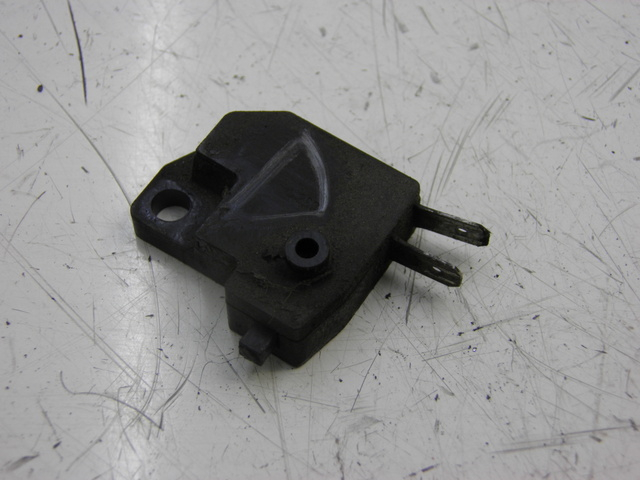 photo de RIGHT STOP LIGHT SWITCH SUZUKI TU X TUX VOLTY 125 (1999 - 2001) - Main view