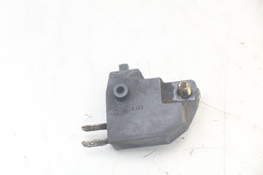 photo de RIGHT BRAKE LIGHT SWITCH SUZUKI SV N 650 (1999 - 2002) - Zoom on usage condition