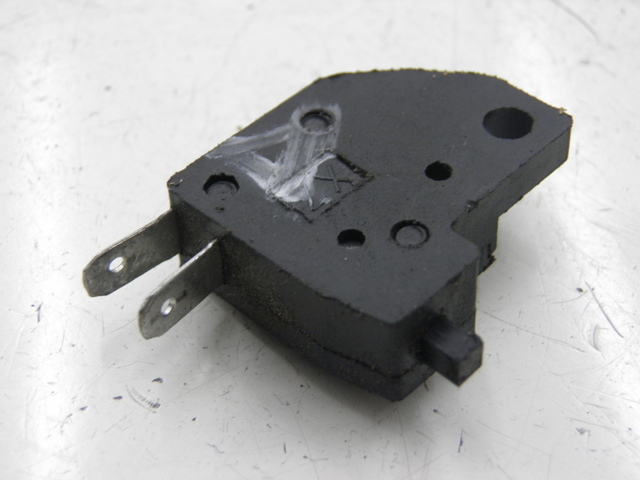 photo de RIGHT STOP LIGHT SWITCH SYM FIDDLE 50 (2008 - 2010) - Component detail