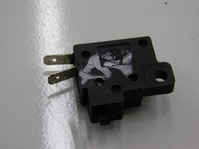 photo de RIGHT STOP LIGHT SWITCH SYM GTS EVO 125 (2009 - 2013) - Main view