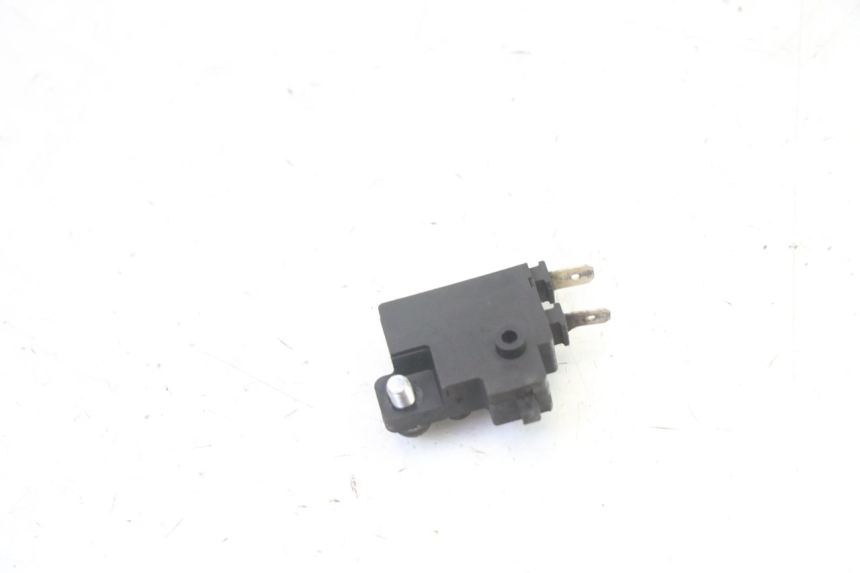photo de RIGHT BRAKE LIGHT SWITCH YAMAHA TDM ABS 900 (2002 - 2014) - Alternative perspective