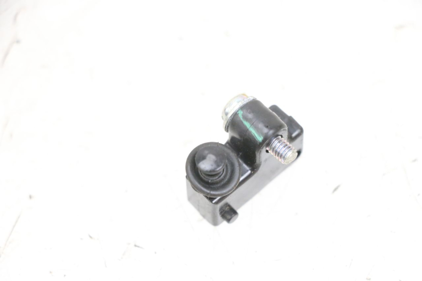 photo de RIGHT STOP LIGHT SWITCH YAMAHA TRICITY 300 (2020 - 2024) - Zoom on usage condition