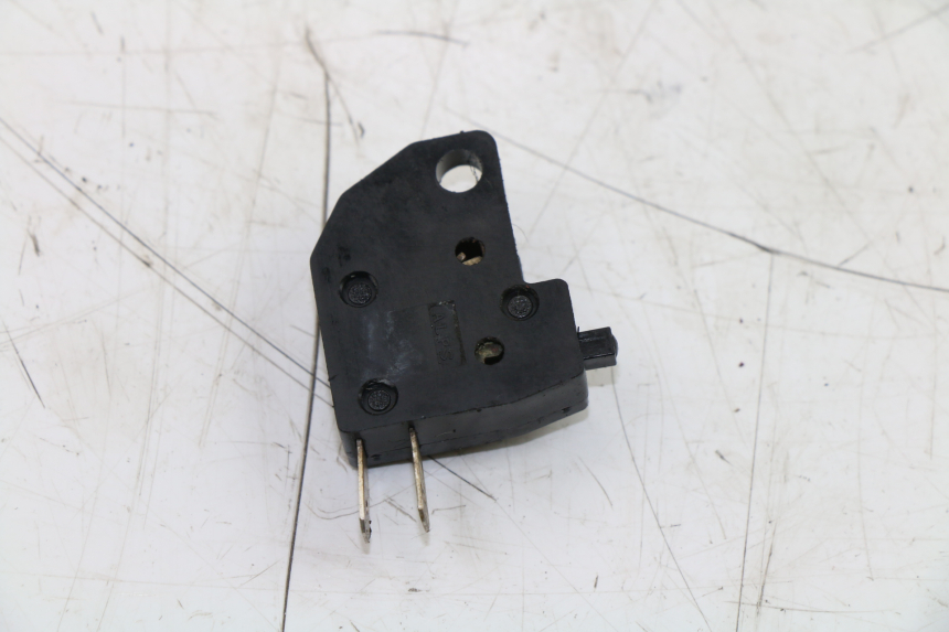 photo de RIGHT STOP LIGHT SWITCH TRIUMPH STREET TRIPLE 675 (2007 - 2012) - Component detail