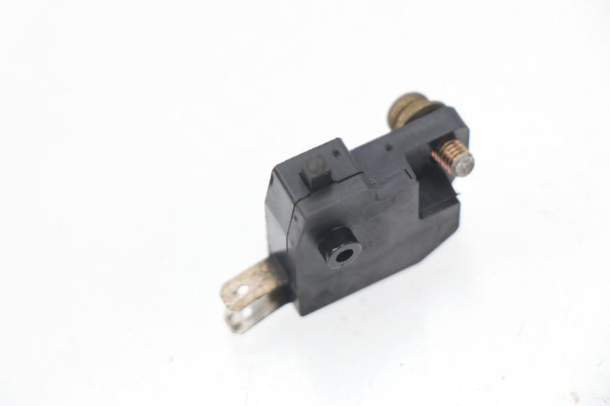 photo de RIGHT STOP LIGHT SWITCH SUZUKI TU X TUX VOLTY 125 (1999 - 2001) - Zoom on usage condition