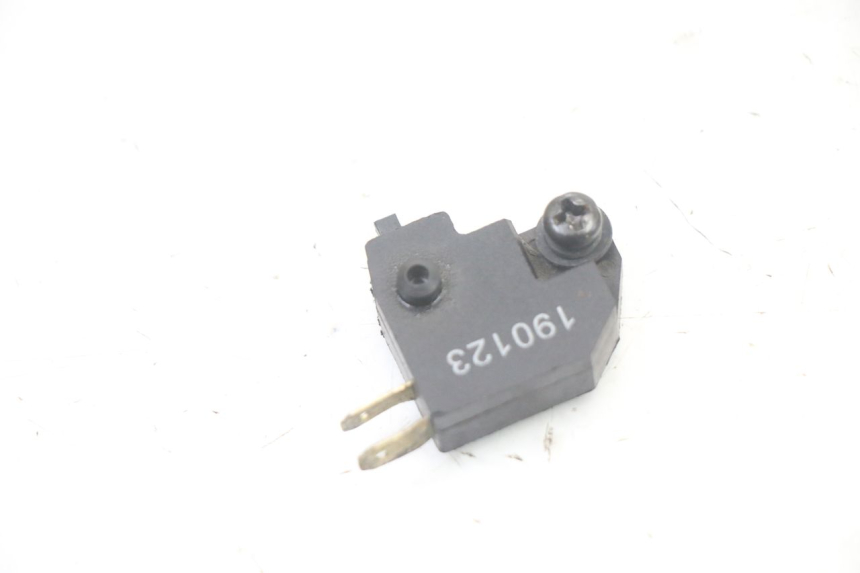 photo de RIGHT STOP LIGHT SWITCH PEUGEOT TWEET PRO CARGO 50 (2018 - 2022) - Zoom on usage condition