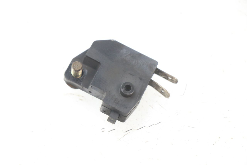photo de RIGHT BRAKE LIGHT SWITCH SUZUKI UH BURGMAN 125 (2002 - 2006) - Zoom on usage condition