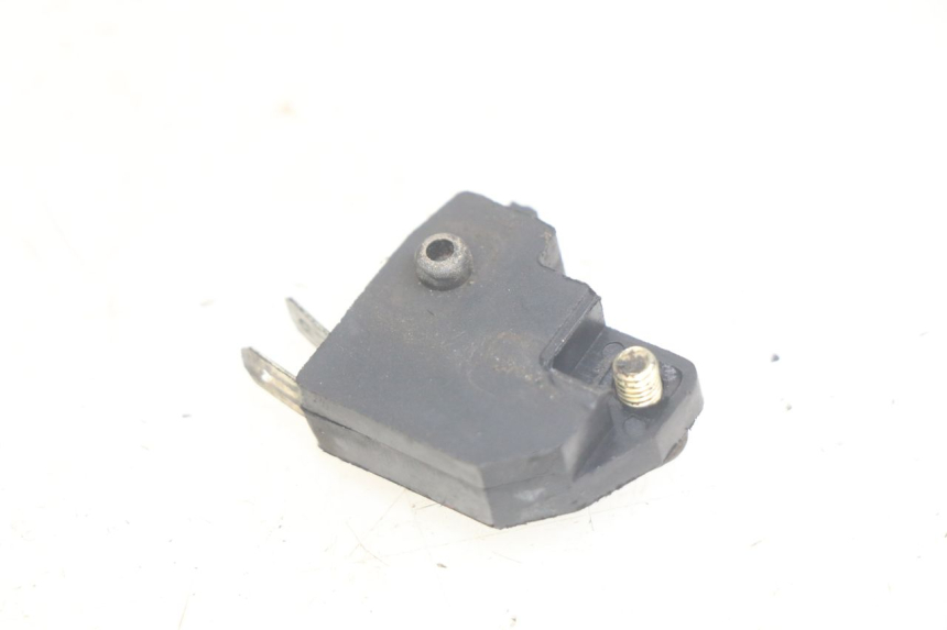 photo de RIGHT BRAKE LIGHT SWITCH MOTRAC URBAN 4T 50 (2016 - 2024) - Zoom on usage condition