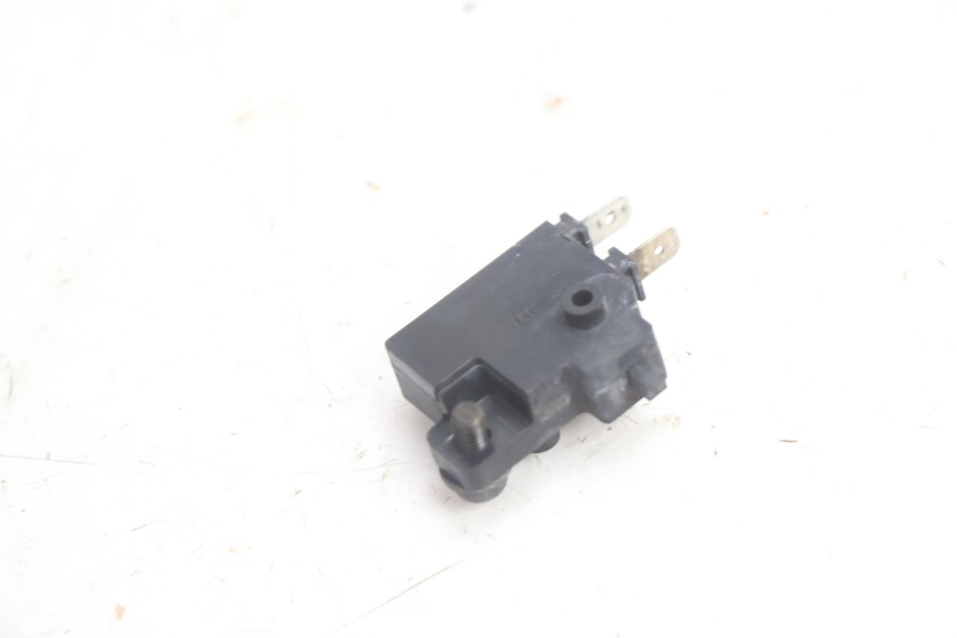 photo de RIGHT STOP LIGHT SWITCH HONDA VFR FI RC46 800 (1998 - 2001) - Alternative perspective