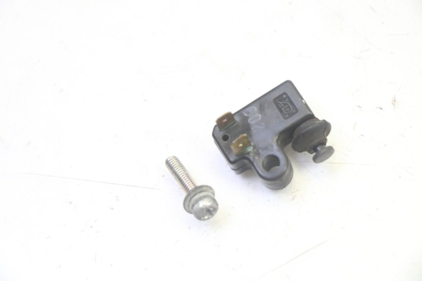 photo de RIGHT STOP LIGHT SWITCH YAMAHA X-CITY XCITY 125 (2007 - 2013) - Zoom on usage condition