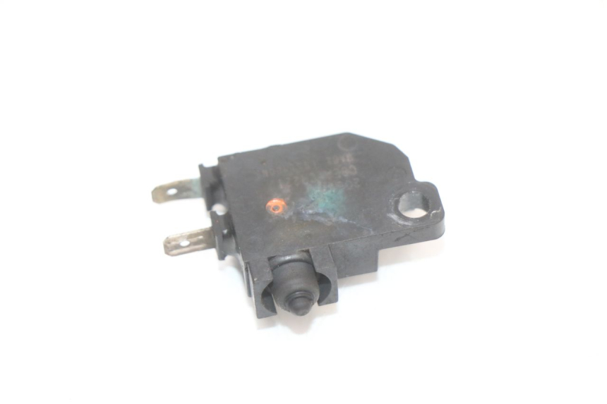 photo de RIGHT BRAKE LIGHT SWITCH YAMAHA XMAX X-MAX ABS 125 (2017 - 2020) - Zoom on usage condition