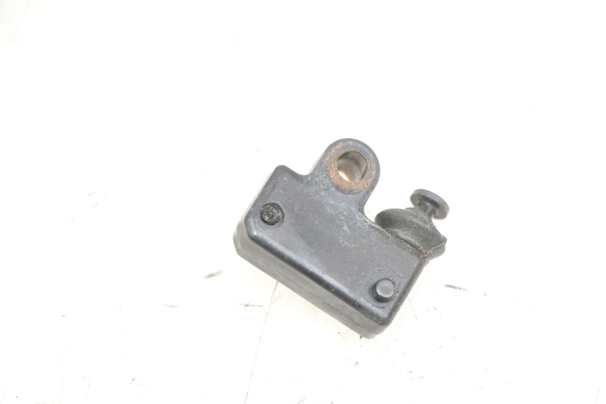 photo de RIGHT BRAKE LIGHT SWITCH YAMAHA XMAX X-MAX 125 (2006 - 2009) - Zoom on usage condition