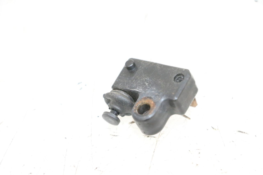 photo de RIGHT BRAKE LIGHT SWITCH YAMAHA XMAX X-MAX 125 (2006 - 2009) - Alternative perspective