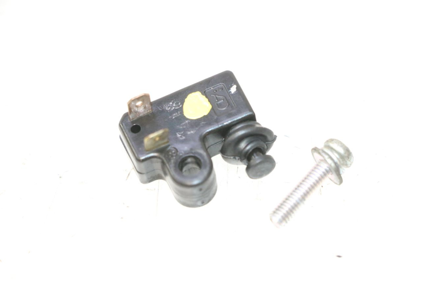 photo de RIGHT BRAKE LIGHT SWITCH YAMAHA XMAX X-MAX 125 (2006 - 2009) - Zoom on usage condition