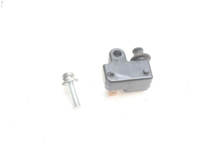 photo de RIGHT STOP LIGHT SWITCH YAMAHA X-MAX XMAX 125 (2010 - 2013) - Zoom on usage condition