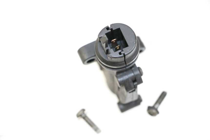 photo de RIGHT STOP LIGHT SWITCH YAMAHA XJ600 XJ DIVERSION 600 (1992 - 1997) - Zoom on usage condition