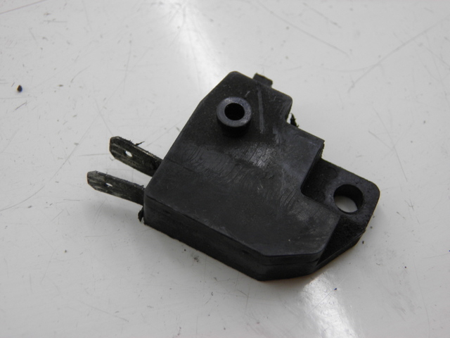 photo de RIGHT STOP LIGHT SWITCH YAMAHA FZS FAZER 600 (1998 - 2001) - Component detail