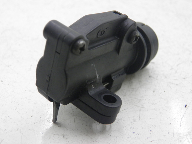 photo de RIGHT STOP LIGHT SWITCH YAMAHA XJS DIVERSION 600 (2000 - 2003) - Alternative perspective