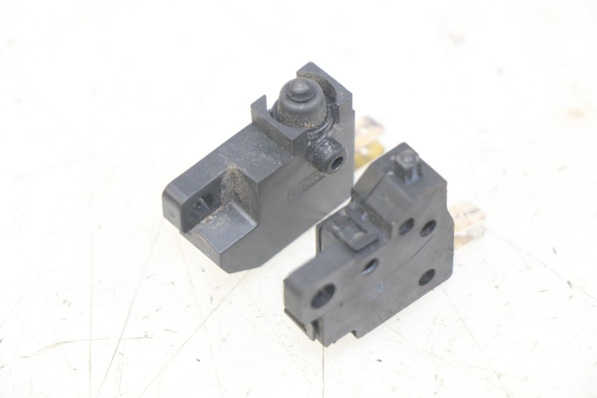 photo de STOP LIGHT SWITCH YAMAHA D'ELIGHT DELIGHT 125 (2017 - 2020) - Component detail