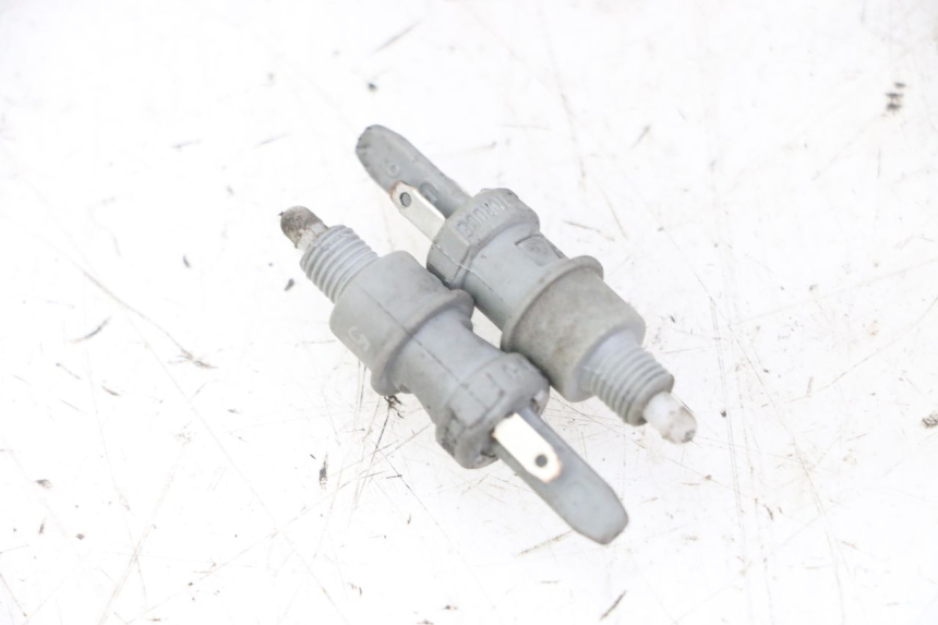 photo de STOP LIGHT SWITCH PEUGEOT ELYSTAR 125 (2002 - 2007) - Component detail