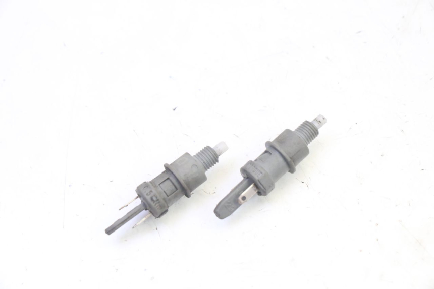 photo de STOP LIGHT SWITCH PEUGEOT ELYSTAR 50 (2002 - 2014) - Component detail