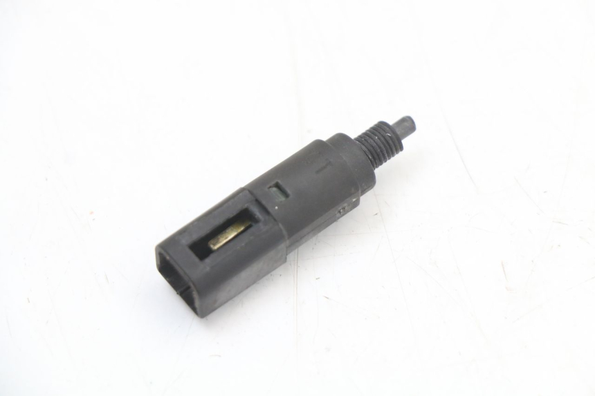 photo de STOP LIGHT SWITCH PIAGGIO FLY 4T 50 (2004 - 2010) - Component detail