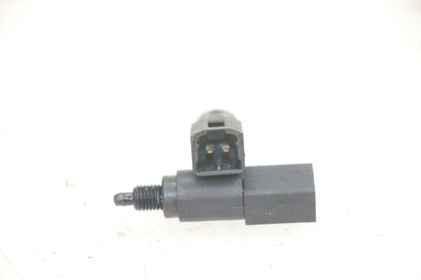 photo de STOP LIGHT SWITCH PIAGGIO FLY 125 (2005 - 2012) - Component detail