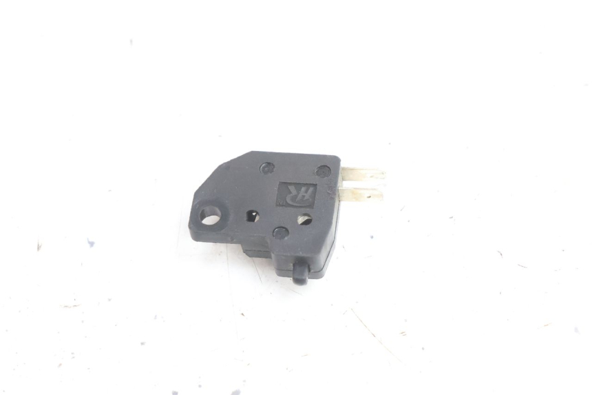 photo de LEFT STOP LIGHT SWITCH KYMCO AGILITY CITY 16P 125 (2015 - 2024) - Zoom on usage condition
