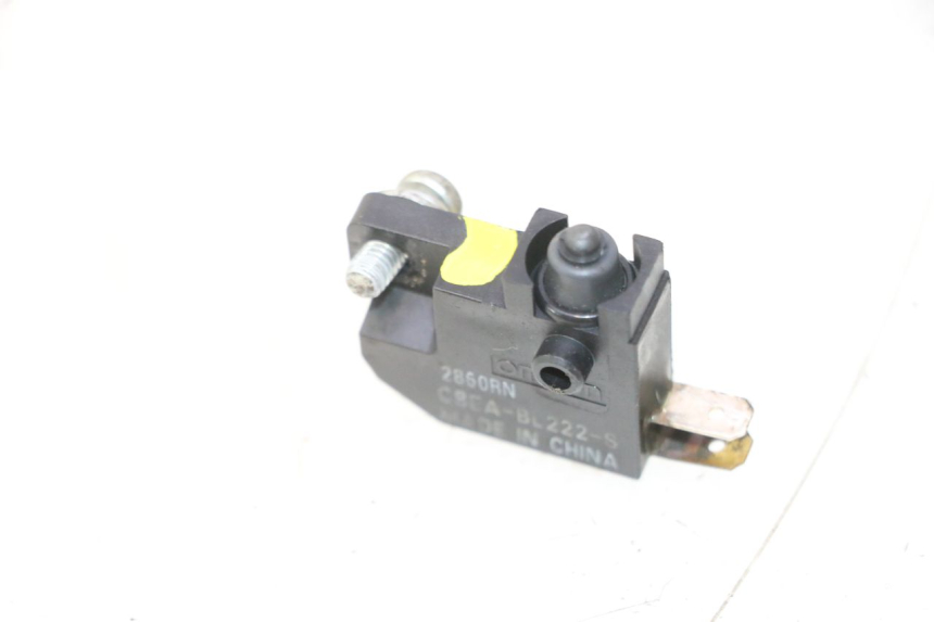 photo de LEFT BRAKE LIGHT SWITCH SUZUKI BURGMAN 125 (2007 - 2014) - Zoom on usage condition