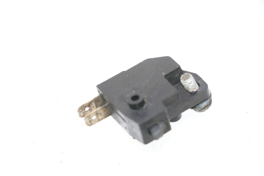 photo de LEFT BRAKE LIGHT SWITCH SUZUKI BURGMAN 125 (2007 - 2014) - Zoom on usage condition