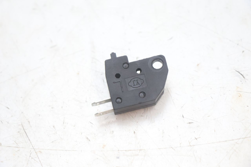 photo de LEFT STOP LIGHT SWITCH JM MOTORS R-MAX TECH 50 (2024 - 2026) - Zoom on usage condition