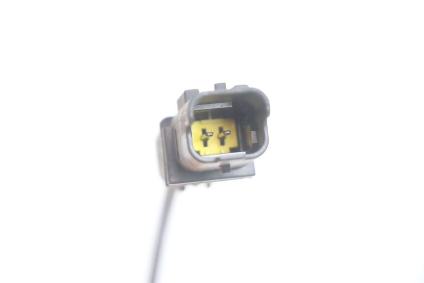 photo de LEFT BRAKE LIGHT SWITCH PEUGEOT SATELIS 125 (2006 - 2009) - Alternative perspective