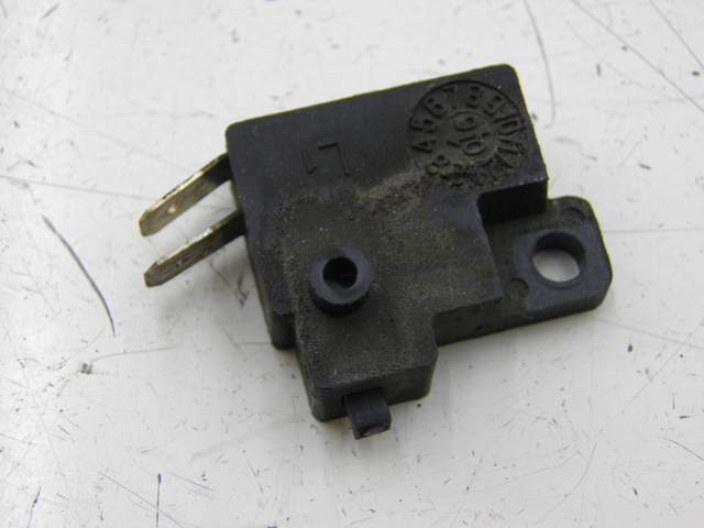 photo de LEFT STOP LIGHT SWITCH SYM GTS 125 (2005 - 2008) - Zoom on usage condition