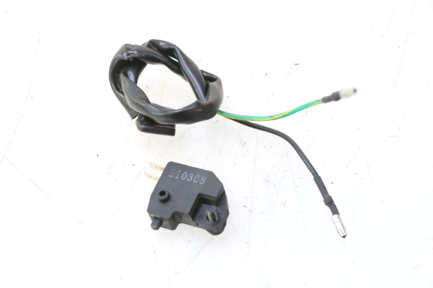photo de LEFT STOP LIGHT SWITCH PEUGEOT TWEET 4T 50 (2018 - 2022) - Zoom on usage condition