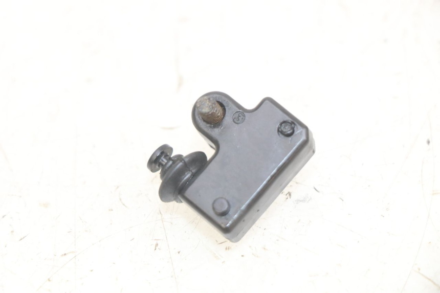 photo de LEFT BRAKE LIGHT SWITCH YAMAHA X-MAX XMAX 250 (2006 - 2009) - Zoom on usage condition