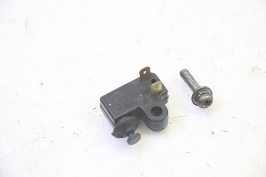 photo de LEFT BRAKE LIGHT SWITCH YAMAHA X-MAX XMAX 250 (2006 - 2009) - Zoom on usage condition