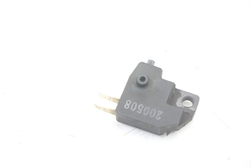 photo de STOP LIGHT SWITCH KYMCO AGILITY 4T 50 (2018 - 2022) - Zoom on usage condition