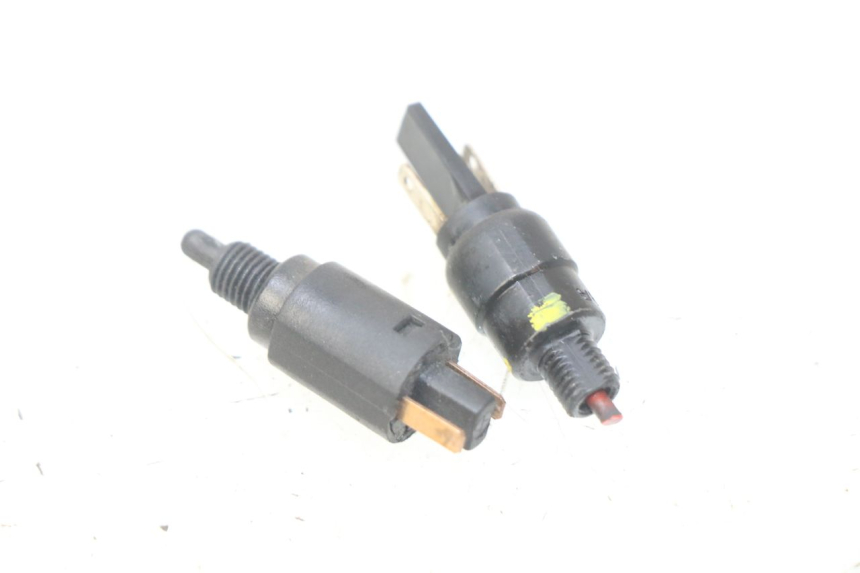 photo de STOP LIGHT SWITCH PIAGGIO LIBERTY IGET S 125 (2016 - 2020) - Component detail