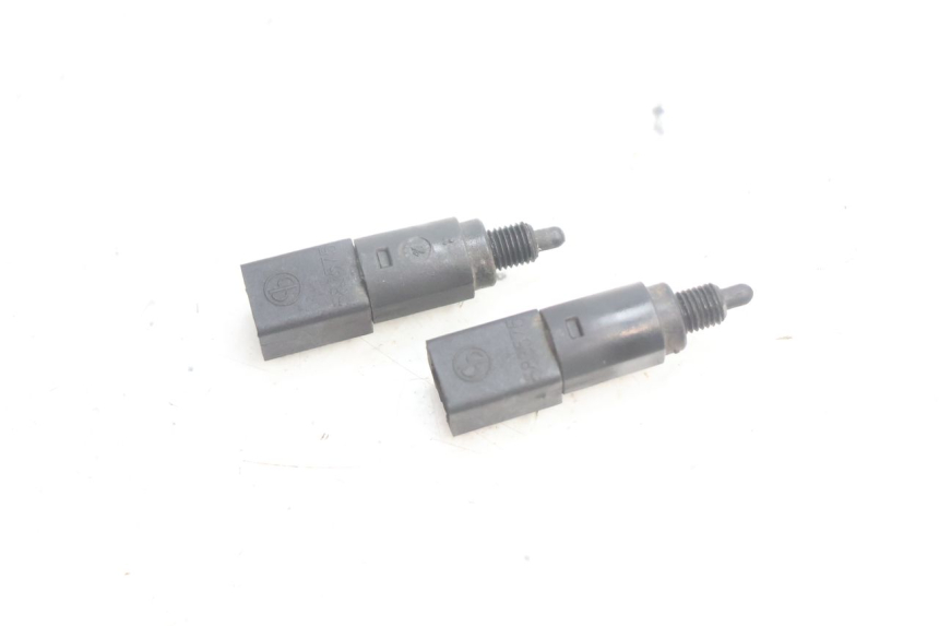 photo de STOP LIGHT SWITCH PIAGGIO LIBERTY 125 (1998 - 2008) - Component detail