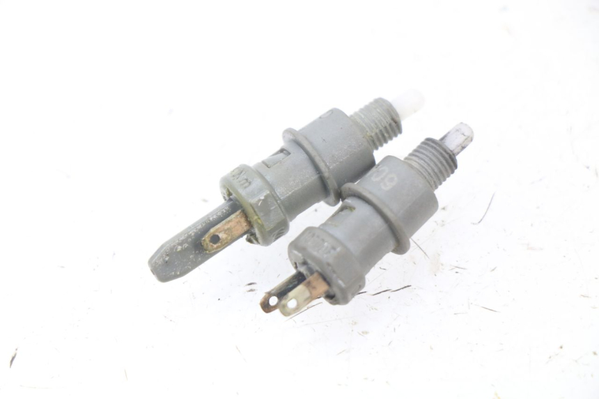 photo de STOP LIGHT SWITCH PEUGEOT LUDIX 50 (2008 - 2017) - Component detail