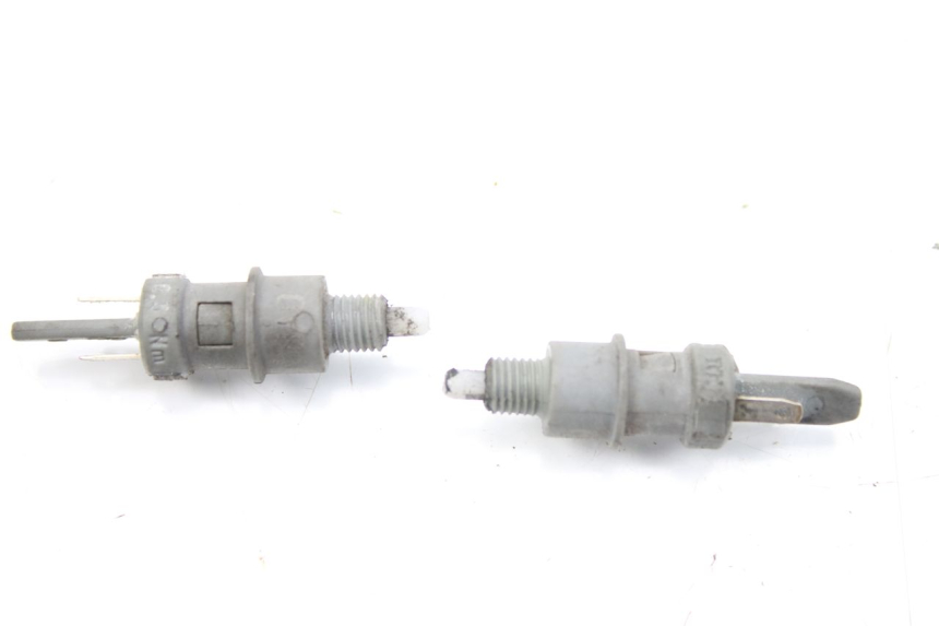 photo de STOP LIGHT SWITCH PEUGEOT LUDIX 50 (2008 - 2017) - Zoom on usage condition